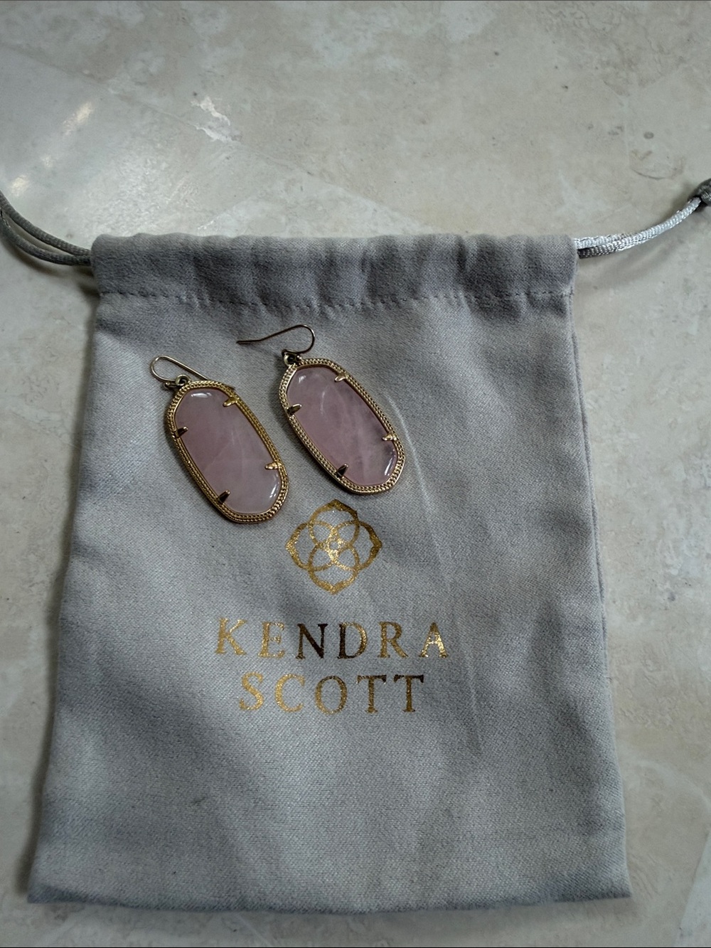 Kendra Scott Elle Gold Drop Earrings in Rose Quartz